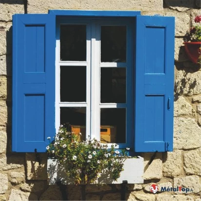 PEINTURE VOLETS BOIS